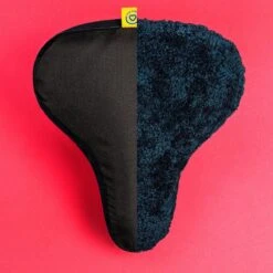 Sunny Bum Zadelhoes, Fietszadel Dames En Heren, Waterdicht En Comfortabel, Incl. Fietsslot En Veiligheidskabel, Dubbelzijdig Zadel Met Schapenvacht -Fietswereld Verkoop 1200x1200 463
