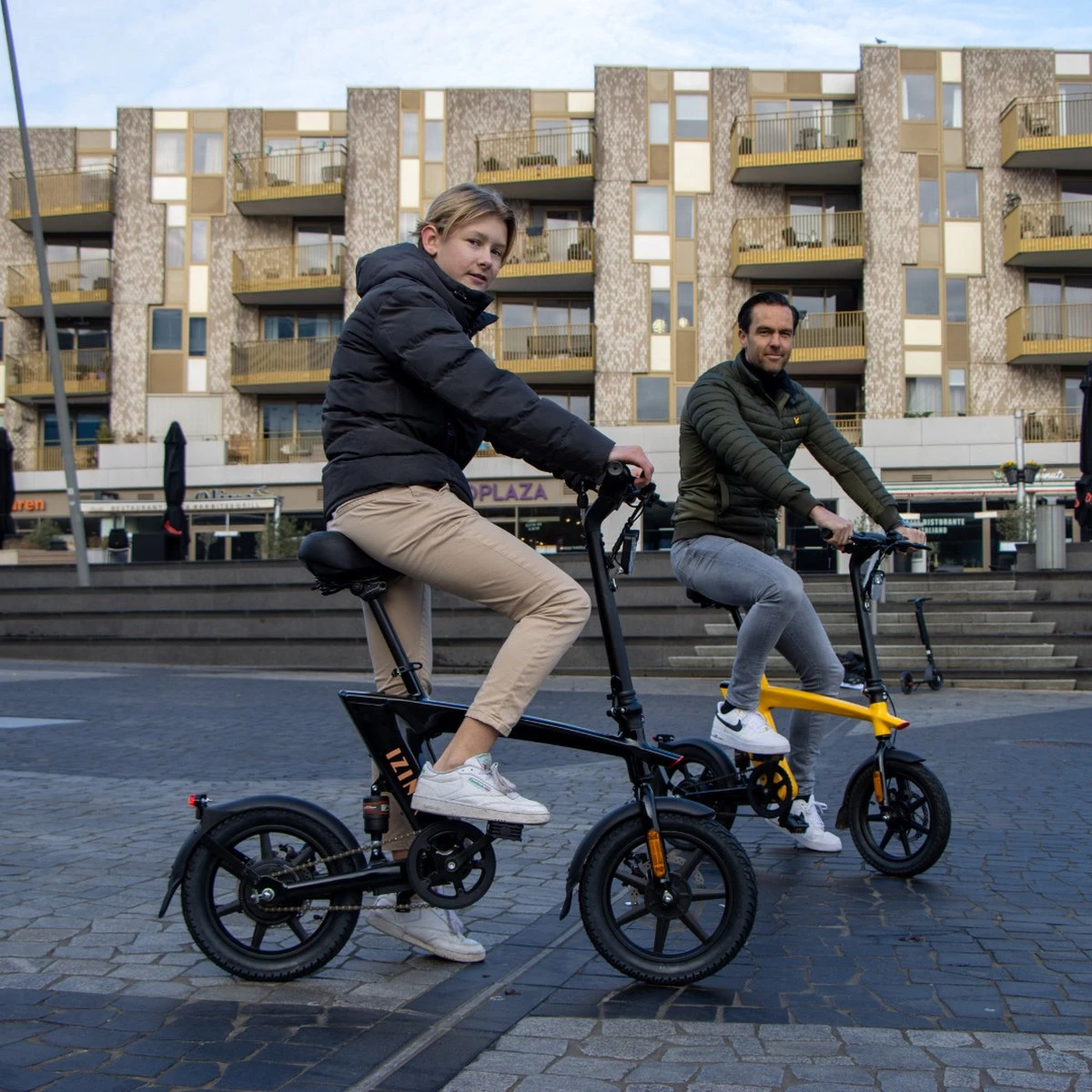 IZINQ H1 - Fiets / Vouwfiets / Elektrische Scooter - 14" Luchtbanden - Lithium 10.0Ah 36V - Zwart/Oranje - 25km/u - Volwassenen En Kinderen - Windgoo 8 IZINQ H1 - Fiets / Vouwfiets / Elektrische Scooter - 14" Luchtbanden - Lithium 10.0Ah 36V - Zwart/Oranje - 25km/u - Volwassenen En Kinderen - Windgoo - Afbeelding 6