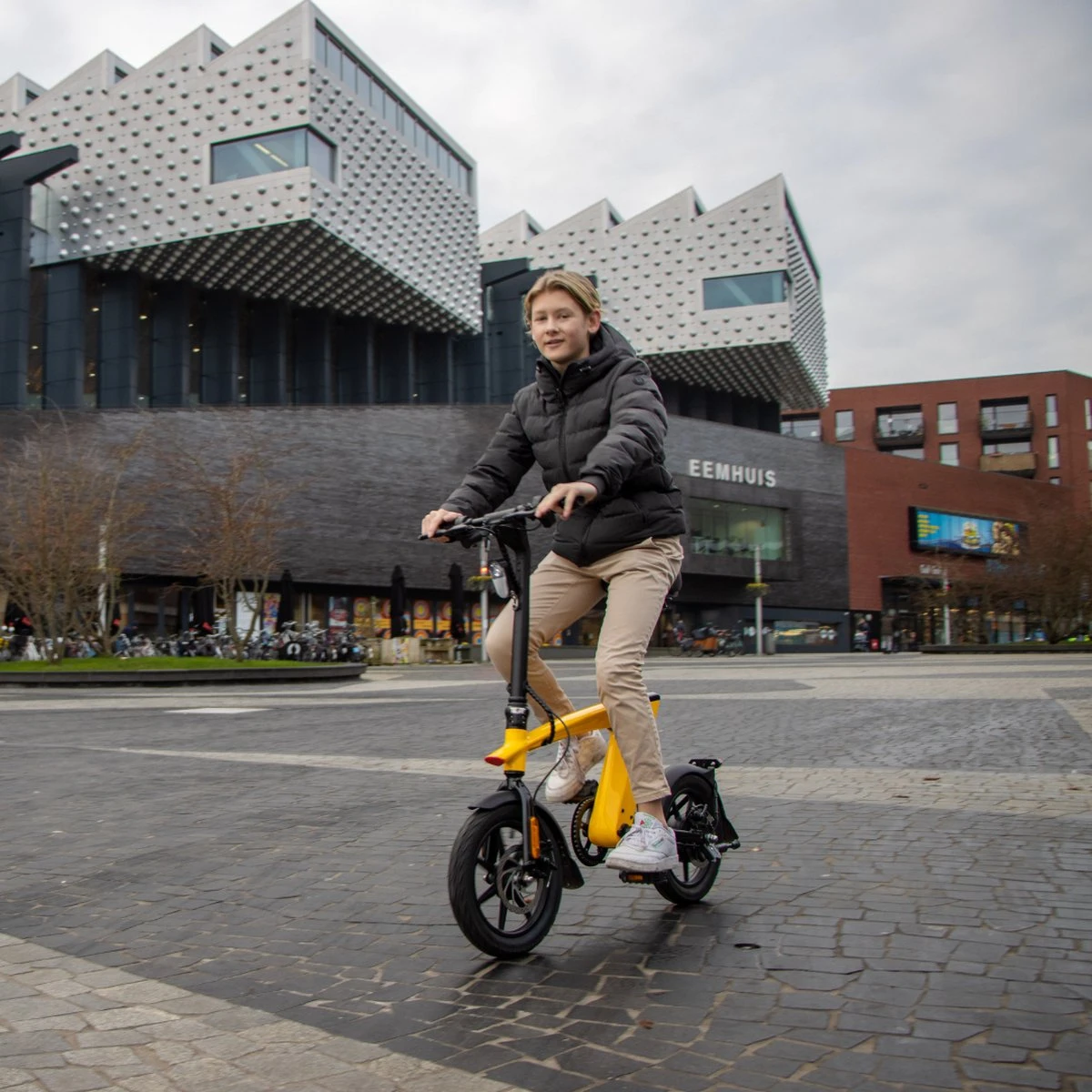 IZINQ H1 - Fiets / Vouwfiets / Elektrische Scooter - 14" Luchtbanden - Lithium 10.0Ah 36V - Zwart/Oranje - 25km/u - Volwassenen En Kinderen - Windgoo 9 IZINQ H1 - Fiets / Vouwfiets / Elektrische Scooter - 14" Luchtbanden - Lithium 10.0Ah 36V - Zwart/Oranje - 25km/u - Volwassenen En Kinderen - Windgoo - Afbeelding 7