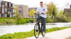 Amigo E-Vibe D1 - Elektrische Stadsfiets Voor Heren - Met 7 Versnellingen - Matgrijs -Fietswereld Verkoop 1200x654 3