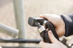 AXA Foldable 1000 Vouwslot - Fietsslot - ART 2 - Met Houder - 105 Cm - Zwart -Fietswereld Verkoop 1200x799 5