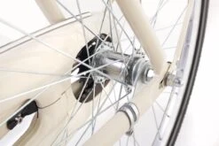 Amigo Forest - Transportfiets 28 Inch - Damesfiets Met Voordrager - Crème 13 Amigo Forest - Transportfiets 28 Inch - Damesfiets Met Voordrager - Crème -Fietswereld Verkoop 1200x800 73