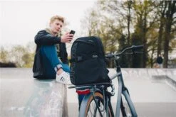 Basil Flex Fietsrugzak - Enkele Fietstas - 17 Liter - Zwart -Fietswereld Verkoop 1200x803