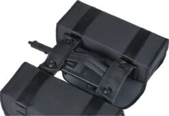 Basil Tour Waterproof Dubbele Fietstas MIK - 28 Liter - Zwart 12 Basil Tour Waterproof Dubbele Fietstas MIK - 28 Liter - Zwart -Fietswereld Verkoop 1200x823 4