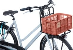 Basil Fietskrat S - Klein - 17.5 Liter - Rood -Fietswereld Verkoop 1200x824 4