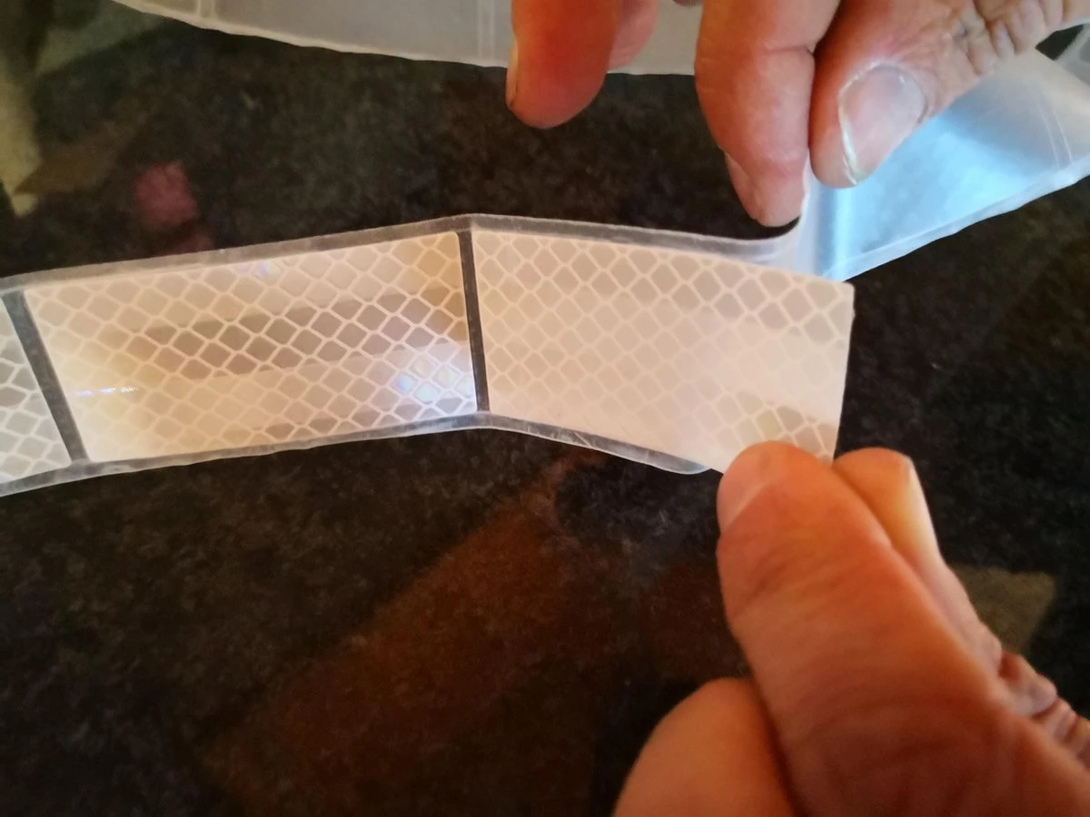 Reflecterende Stickers Set 10 St (6 Cm Lang / 3 Cm Breed) - Klasse 1 - Fiets, Aanhangwagen, Paaltjes,... 4 Reflecterende Stickers Set 10 St (6 Cm Lang / 3 Cm Breed) - Klasse 1 - Fiets, Aanhangwagen, Paaltjes,... - Afbeelding 2