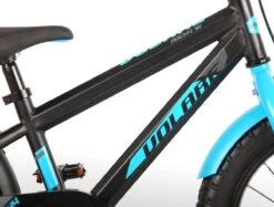 Volare Rocky Kinderfiets - 16 Inch - Zwart Blauw - 95% Afgemonteerd - Prime Collection -Fietswereld Verkoop 1200x910