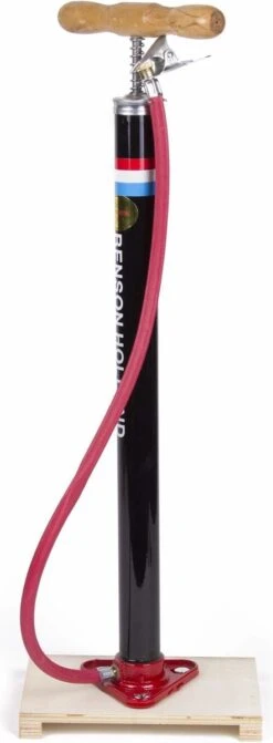 Benson Nederlandse Klassieke Fietspomp - Houten Voetplaat - Max Druk 3 Bar -Fietswereld Verkoop 442x1200