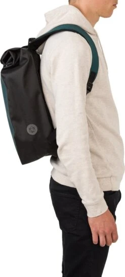 AGU Rugzak Shelter - Blauw - 21L - Waterdicht - Roll-top -Fietswereld Verkoop 542x1200