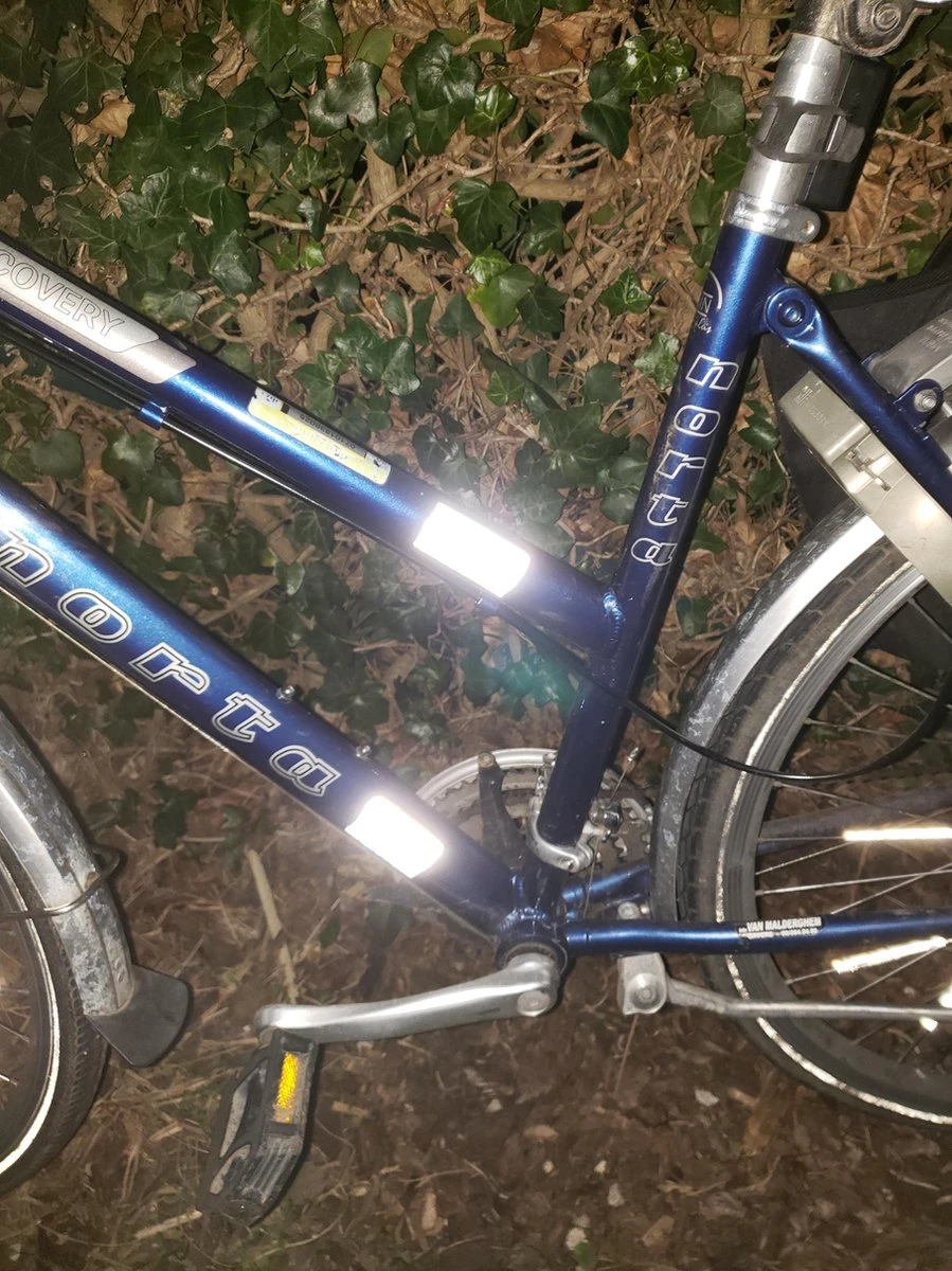 Reflecterende Stickers Set 10 St (6 Cm Lang / 3 Cm Breed) - Klasse 1 - Fiets, Aanhangwagen, Paaltjes,... 7 Reflecterende Stickers Set 10 St (6 Cm Lang / 3 Cm Breed) - Klasse 1 - Fiets, Aanhangwagen, Paaltjes,... - Afbeelding 5