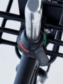 Cortina U4 - Stadsfiets - D50 - Jet Black Matt - R3 -Fietswereld Verkoop 901x1200 2