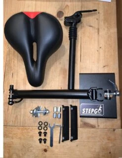 Zadel Voor Xiaomi Elektrische Step | Zitje Voor E-scooter | Verstelbaar | Zwart/Rood -Fietswereld Verkoop 924x1200